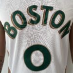 Camiseta Regata Basquete NBA Swingman Boston Celtics 0 Jayson Tatum City Edition Branca - Springfield - 2024 Nike - Imagem 5