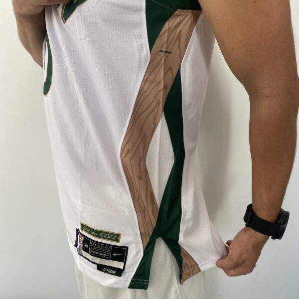 Camiseta Regata Basquete NBA Swingman Boston Celtics 0 Jayson Tatum City Edition Branca - Springfield - 2024 Nike - Imagem 11