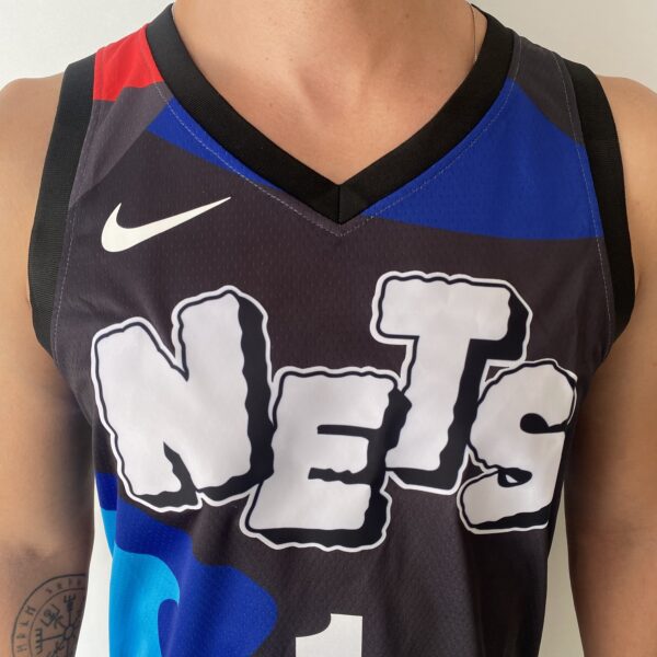 Camiseta Regata Basquete NBA Brooklyn Nets Mikal Bridges 1 City Edition Swingman 2024 Nike - Imagem 4