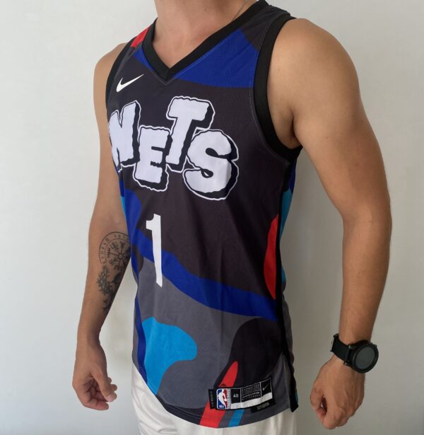 Camiseta Regata Basquete NBA Brooklyn Nets Mikal Bridges 1 City Edition Swingman 2024 Nike - Imagem 8