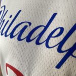 Camiseta Regata NBA Swingman Philadelphia 76ers Joel Embiid 21 City Edition Creme 20-21 Nike - Imagem 10