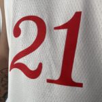 Camiseta Regata NBA Swingman Philadelphia 76ers Joel Embiid 21 City Edition Creme 20-21 Nike - Imagem 13