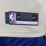 Camiseta Regata NBA Swingman Philadelphia 76ers Joel Embiid 21 City Edition Creme 20-21 Nike - Imagem 14