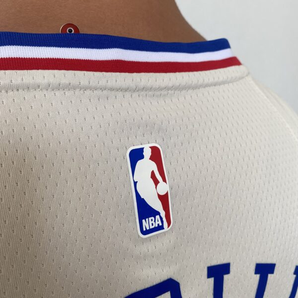Camiseta Regata NBA Swingman Philadelphia 76ers Joel Embiid 21 City Edition Creme 20-21 Nike - Imagem 20