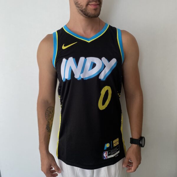 Camiseta Regata NBA Indiana Pacers Nike City Edition Swingman Tyrese Haliburton 0 Preta 2024 Nike - Imagem 2
