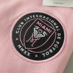 Kit Conjunto Infantil Crianças Camisa e Calção Inter Miami CF Home 2024 Rosa Adidas - Imagem 3
