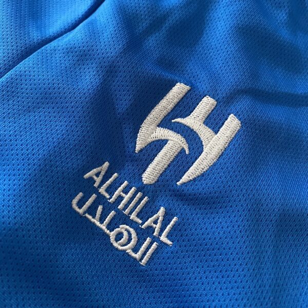 2024-02-16 17.02.53 Kit Conjunto Infantil Crianças Camisa e Calção Al-Hilal Home 2024 Azul Puma - Imagem 6