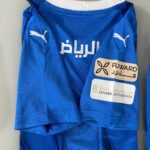 Kit Conjunto Infantil Crianças Camisa e Calção Al-Hilal Home 2024 Azul Puma - Imagem 9