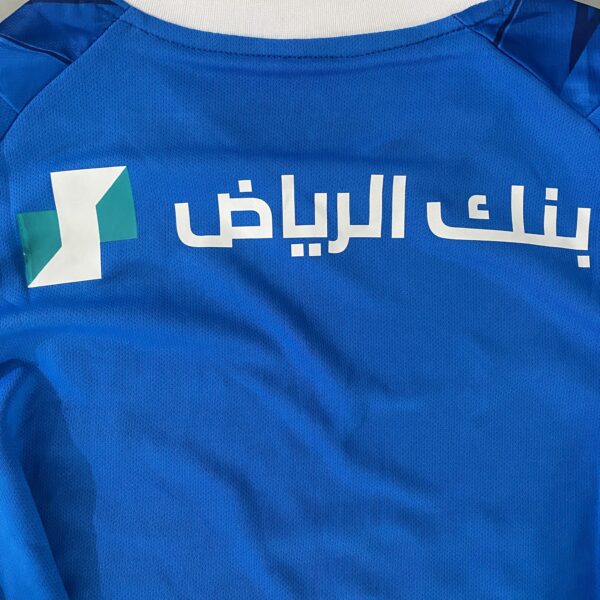2024-02-16 17.04.05 Kit Conjunto Infantil Crianças Camisa e Calção Al-Hilal Home 2024 Azul Puma - Imagem 11