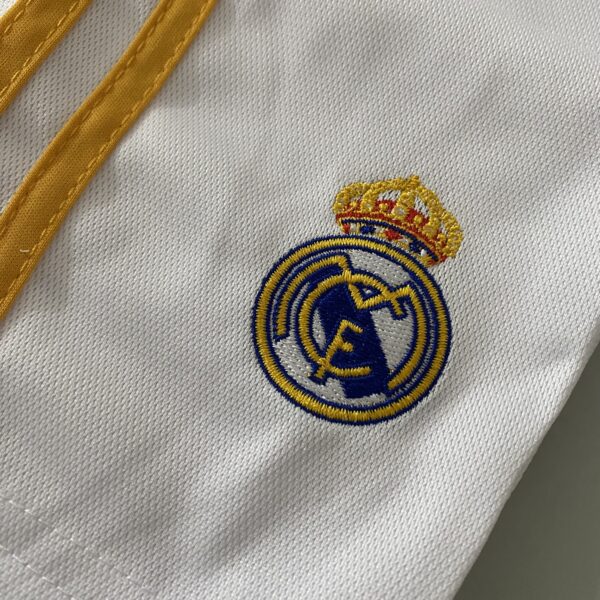 2024-02-19 17.29.52 Kit Conjunto Infantil Crianças Camisa e Calção Real Madrid Home 2023 Adidas - Imagem 4