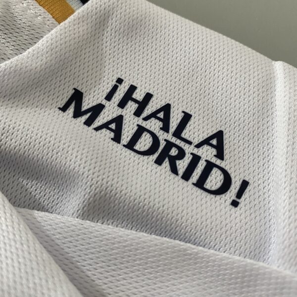 2024-02-19 17.31.03 Kit Conjunto Infantil Crianças Camisa e Calção Real Madrid Home 2023 Adidas - Imagem 9