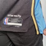 Camiseta Regata Basquete NBA Atlanta Hawks - 11 Trae Young - City Edition Preta 2024 Nike - Imagem 11