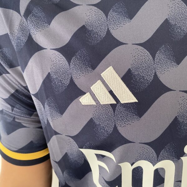 Camisa Real Madrid Away Vini Jr. 7 Versão Torcedor 2024 Adidas Personalização Anime - Imagem 8