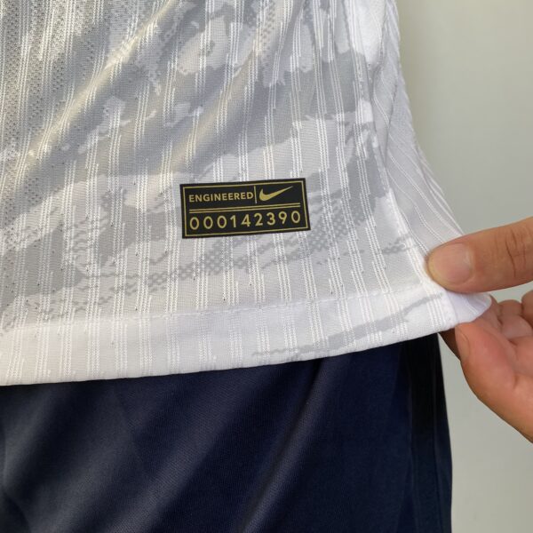 Camisa Al Nassr Third Versão Jogador 23/2024 Branca Nike - Imagem 14