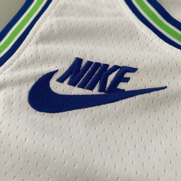 Camiseta Regata NBA Minnesota Timberwolves - Anthony Edwards 5 - Classic Edition Swingman Branca 2024 Nike - Imagem 25