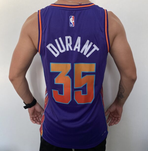 Camiseta Regata NBA Phoenix Suns Swingman Jersey - Kevin Durant 35 - City Edition Roxa 2024 Nike - Imagem 14