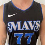 Camiseta Regata NBA Swingman Dallas Mavericks Luka Doncic 77 City Edition Preta 2024 Nike - Imagem 8
