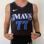 Camiseta Regata NBA Swingman Dallas Mavericks Luka Doncic 77 City Edition Preta 2024 Nike - Imagem 9