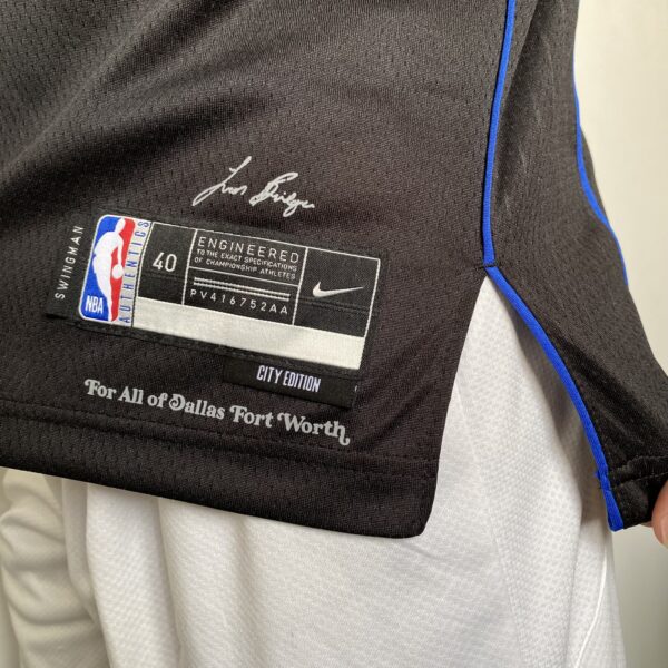 Camiseta Regata NBA Swingman Dallas Mavericks Luka Doncic 77 City Edition Preta 2024 Nike - Imagem 13