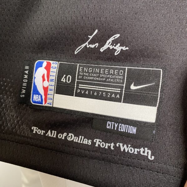 Camiseta Regata NBA Swingman Dallas Mavericks Luka Doncic 77 City Edition Preta 2024 Nike - Imagem 15