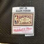 Camiseta Regata Basquete NBA Philadelphia 76ers Sixers 3 Allen Iverson Mitchell & Ness Preto - Imagem 18