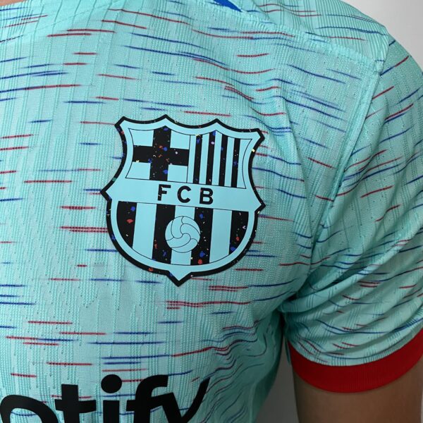 2024-04-03 16.57.02 Camisa Barcelona Third Versão Jogador 2024 Nike - Imagem 3