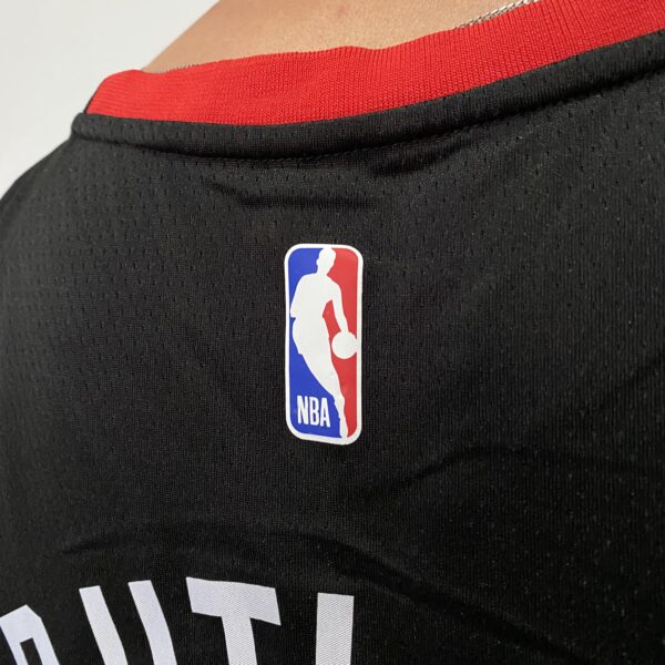 Camiseta Regata Basquete NBA Miami Heat Swingman - Jimmy Butler 22 - City Edition Preta 2024 Nike - Imagem 18