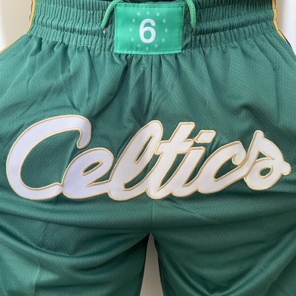 Short Bermuda Basquete NBA Swingman Boston Celtics City Edition Verde Dourada - Versão Especial - Bill Russell 2023 - Imagem 2