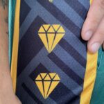 Short Bermuda Basquete NBA Swingman Boston Celtics City Edition Verde Dourada - Versão Especial - Bill Russell 2023 - Imagem 12