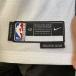 Camiseta Regata NBA Swingman San Antonio Spurs - Victor Wembanyama 1 - Association Edition Branca - 2024 Nike - Imagem 10