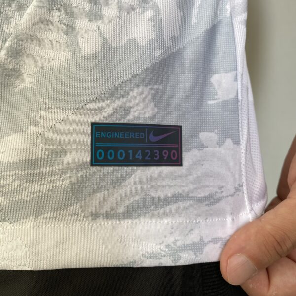 Camisa Al Nassr Third Versão Jogador 23/2024 Branca Nike - Imagem 21