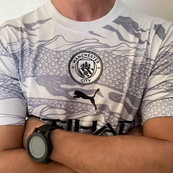 Camisa Manchester City Comemorativa Ano Novo Chinês - Dragão de Madeira - Versão Jogador 2025 - Cinza - Puma - Imagem 9