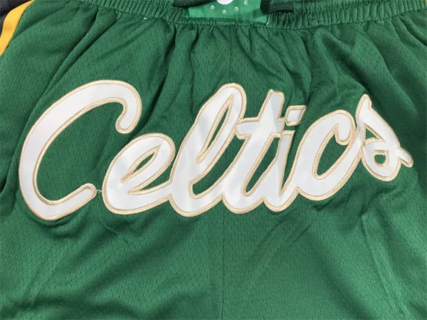 Short Bermuda Basquete NBA Swingman Boston Celtics City Edition Verde Dourada - Versão Especial - Bill Russell 2023 - Imagem 19