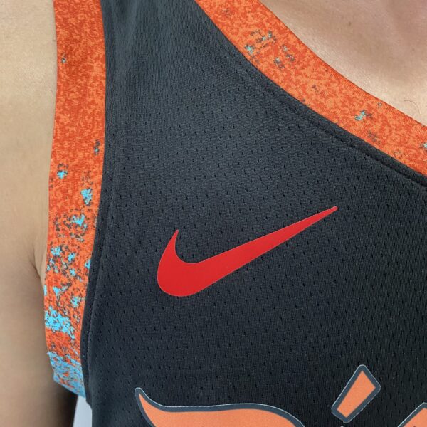 Camiseta Regata NBA Swingman Washington Wizards - Jordan Poole 13 - City Edition - 2024 Preta Nike - Imagem 3