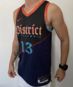 Camiseta Regata NBA Swingman Washington Wizards - Jordan Poole 13 - City Edition - 2024 Preta Nike - Imagem 8