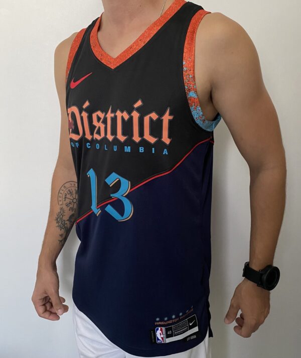 Camiseta Regata NBA Swingman Washington Wizards - Jordan Poole 13 - City Edition - 2024 Preta Nike - Imagem 8