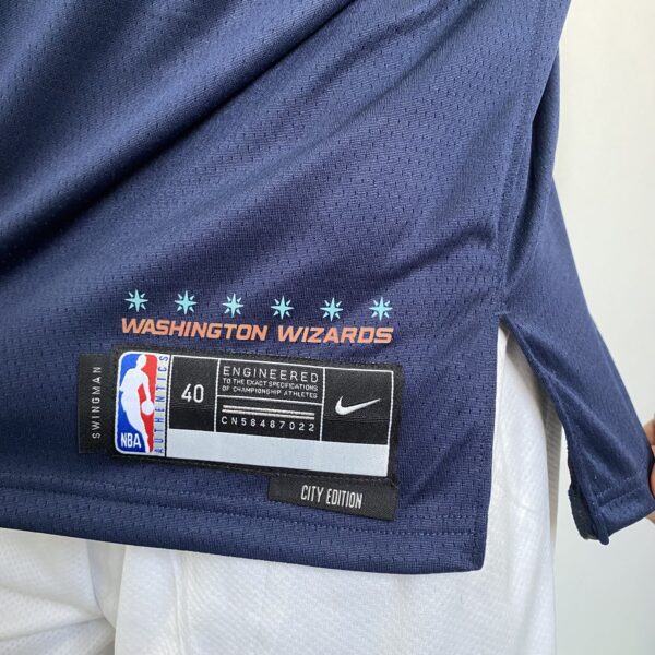 Camiseta Regata NBA Swingman Washington Wizards - Jordan Poole 13 - City Edition - 2024 Preta Nike - Imagem 10