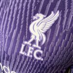 Camisa Liverpool Third 2024 Versão Jogador Roxa Nike - Imagem 4