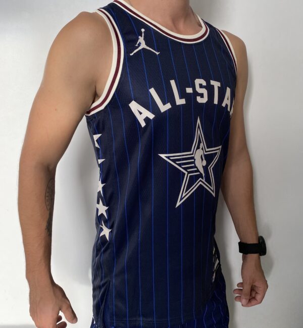 Camiseta Regata Basquete NBA All-Star Game Time Leste 34 Giannis Antetokounmpo Statement Edition Jordan Azul 2024 - Imagem 7