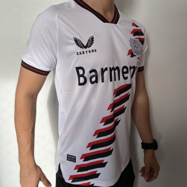 Camisa Bayer Leverkusen Away - Versão Torcedor 2024 - Branca - Castore - Imagem 10
