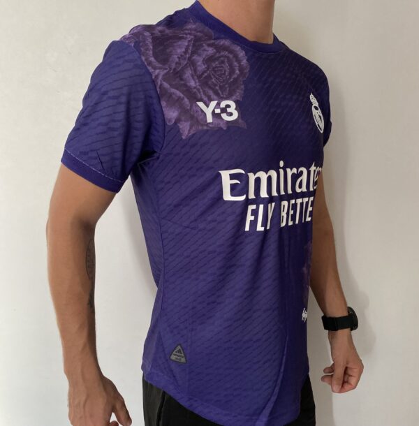 Camisa Real Madrid 4th Versão Jogador 2025 Edição Especial Adidas Y-3 Roxa - Imagem 16