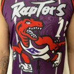 Camiseta Regata NBA Toronto Raptors 15 Carter Mitchell & Ness Roxa 1998/99 - Imagem 5