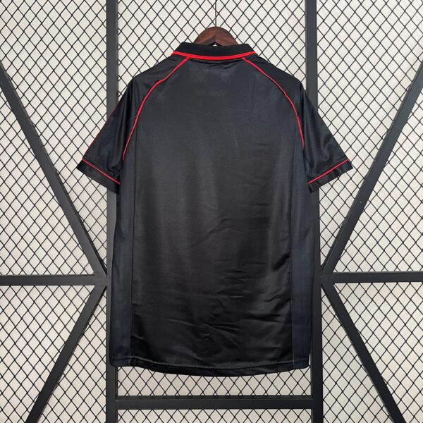 2024-05-19 20.50.48 (2) Camisa Retrô Milan Third 1998/1999 Adidas Preta - Imagem 2