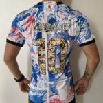 Camisa Seleção Japão - Edição Especial Versão Anime - Dragon-Ball Z - Tsubasa 10 - Versão Jogador 2022/23 Adidas - Branca - Imagem 14