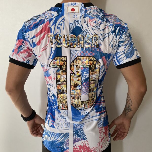 Camisa Seleção Japão - Edição Especial Versão Anime - Dragon-Ball Z - Tsubasa 10 - Versão Jogador 2022/23 Adidas - Branca - Imagem 14