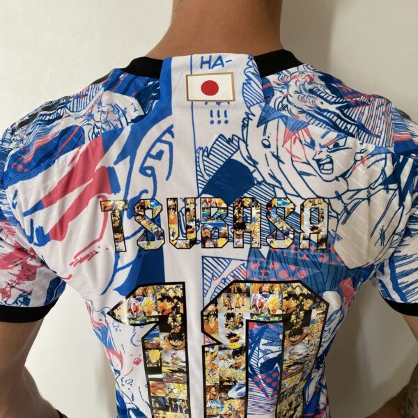 Camisa Seleção Japão - Edição Especial Versão Anime - Dragon-Ball Z - Tsubasa 10 - Versão Jogador 2022/23 Adidas - Branca - Imagem 20