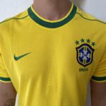 Camisa Retrô Clássica Seleção Brasileira Brasil – Nike Masculina – Amarela – 1998 - Imagem 3