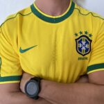 Camisa Retrô Clássica Seleção Brasileira Brasil – Nike Masculina – Amarela – 1998 - Imagem 6