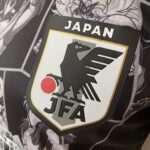 Camisa Seleção Japão - Edição Especial Versão Anime - Cavaleiros do Zodíaco - Tsubasa 10 - Versão Jogador 2022/23 Adidas - Preta - Imagem 4