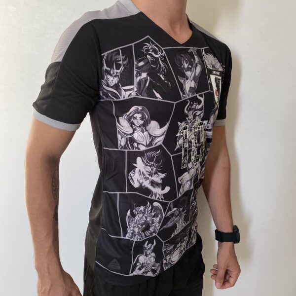 Camisa Seleção Japão - Edição Especial Versão Anime - Cavaleiros do Zodíaco - Tsubasa 10 - Versão Jogador 2022/23 Adidas - Preta - Imagem 10